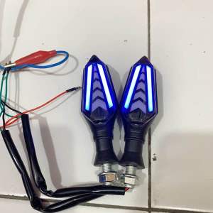 Lampu Sein Sen Led Running model Panah Universal Motor Vario New / CBR 150 / CB150R / Vixion / R15 / Xabre