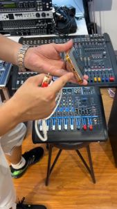 Dây Cáp Kết Nối 2 Đầu Hoa Sen Qua Lightning - Hỗ Trợ Các Thiết Bị Như iPhone iPad Kết Nối Với Loa TV v.v