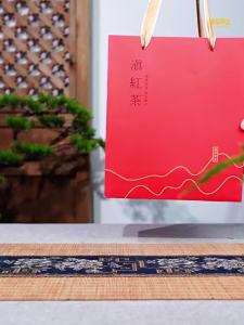 Trà Đỏ Cây Cổ Thụ Sợi Vàng Phong Khánh Vân Nam Cao Cấp