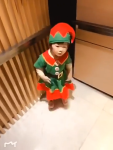 【จัดส่งจากประเทศไทย】 ชุดเอลฟ์คริสต์มาสสำหรับเด็ก ชุดซานตี้ ชุดซานต้า christmas costumes เสื้อผ้าครบชุด เด็กชาย / หญิง น่ารัก สวย 110-150cm