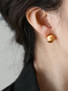 Matte Frosted Small Gold Bean Stud Earrings Womens Fashion Jewelry 2025 New Cold Style Light Luxury Ear Decorations