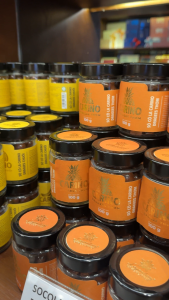 Socola viên có nhân trái cây - Quà tặng ý nghĩa ăn vặt văn phòng bánh kẹo ngon - CARINO Legendary