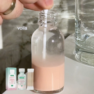 OUHOE กรดซาลิไซลิกเซรั่มกําจัดสิว Salicylic Acid Anti Acne Serum ออยล์ คอนโทรล Pimple Removal กรดซาลิไซลิกเซรั่มกําจัดสิว Acne Drying Lotion ช่วยให้สิวยุบเร็ว ลดอาการสิวบวมแดง เหมาะอย่างยิ่งสำหรับผิวบอบบางและเป็นสิวง่าย