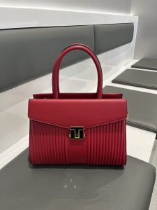 กระเป๋าผู้หญิงสีแดง กระเป๋าสะพายไหล่แบบสะพายข้างสำหรับงานแต่งงาน กระเป๋าสะพายข้างแบบมีซิป กระเป๋าสะพายข้าง PU สำหรับฤดูใบไม้ผลิ 2025