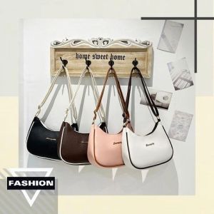 TKGirl งานเข้าใหม่สุดฮิตพร้อมส่งมากส่ง กระเป๋าสะพายไหล่สไตล์เกาหลี งานแฟชั่น ทรงสวย ใบขนาดกำลังดี น้ำหนักเบา ตัวกระเป๋าแมตช์ง่าย เข้าได้กับทุกการแต่งตัว ใครสนใจสั่งเลย ช้าหมดอดไม่รู้ด้วยน้า