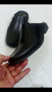 Sandal Pria Formal Hitam – Slip On Elegan Nyaman untuk Harian & Kerja