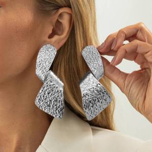 KunJoe Personality Irregular Twisted Pendant Earrings Women Punk Fashion Geometric Big Drop Earrings Lady Jewelry Accessories