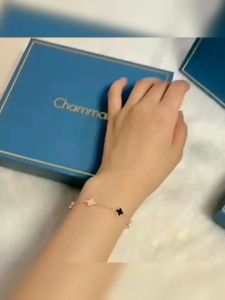 Gelang Tangan Titanium Wanita Bunga Semanggi Terbaru Gelang Anti Karat\\n\\n Keunggulan Gelang Tangan Titanium Wanita\\n\\n Anti Luntur & Anti Alergi\\nGelang tangan titanium wanita merupakan pilihan yang tepat bagi Anda yang mencari aksesoris wanita berkualitas tinggi. Dibuat dari bahan titanium asli, gelang ini tidak akan luntur warnanya menjadi hitam atau berkarat walaupun terkena air, parfum, dan zat kimia lainnya. Selain itu, gelang ini juga aman bagi kulit Anda karena tidak menimbulkan alergi.\\n\\n Garansi Uang Kembali 100%\\nKami memberikan jaminan uang kembali 100% jika Anda tidak puas dengan produk kami. Jadi, Anda bisa membeli gelang tangan titanium wanita ini dengan rasa aman dan percaya diri.\\n\\n Jaminan Kualitas Import\\nKami menyediakan perhiasan yang terbuat dari bahan titanium asli dengan kualitas import. Dengan demikian, Anda bisa yakin bahwa gelang tangan titanium wanita ini memiliki kualitas yang tinggi dan akan bertahan lama.\\n\\n Model & Desain Gelang Tangan Titanium Wanita\\n\\n Model Bunga Semanggi\\nGelang tangan titanium wanita ini memiliki model bunga semanggi yang eksklusif dan sangat cocok sebagai kado ulang tahun dan hadiah untuk orang tersayang. Desainnya yang unik dan cantik akan membuat Anda merasa lebih percaya diri saat memakainya.\\n\\n Warna Gold & Silver\\nGelang tangan titanium wanita ini tersedia dalam dua warna yaitu gold dan silver. Warna gold bisa pudar tapi lama tetapi sepudar-pudarnya ke warna silver atau warna asli titanium dan tetap tidak akan hitam ataupun berkarat.\\n\\n Cocok Sebagai Hadiah\\nDengan model dan desain yang eksklusif, gelang tangan titanium wanita ini sangat cocok sebagai hadiah untuk orang tersayang. Selain itu, gelang ini juga merupakan pilihan yang tepat untuk melengkapi penampilan Anda sehari-hari.\\n\\n Cara Perawatan & Tips\\n\\n Tahan Air & Zat Kimia\\nGelang tangan titanium wanita ini tahan air dan zat kimia lainnya, sehingga Anda tidak perlu khawatir jika terkena air atau parfum.\\n\\n Hindari Pemakaian Saat Berenang\\nNamun, sebaiknya hindari pemakaian gelang ini saat berenang atau berada di air yang terlalu lama karena bisa mengurangi daya tahan gelang.\\n\\n Simpan dalam Tempat Kering\\nSetelah pemakaian, simpanlah gelang ini dalam tempat yang kering dan aman agar tetap awet dan tahan lama.\\n\\nDengan semua keunggulan tersebut, gelang tangan titanium wanita ini merupakan pilihan yang tepat bagi Anda yang mencari aksesoris wanita berkualitas tinggi. Dengan desainnya yang eksklusif dan tahan lama, gelang ini akan selalu menjadi pilihan yang tepat untuk melengkapi penampilan Anda.\n}