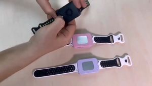 New Bracelet cooling and heating wristband menopausal hot and humid cold and warm mode hot compress ice compress watch small fan