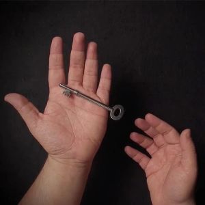 Antique Haunted Key Magic Tricks Ghost Skeleton Moving Keys  Halloween Party Gimmick Magic Joking Props Fun Illusion Prank Toys