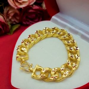 สร้อยข้อมือทองลายเลสนูน พ่นทรายตัดลาย ความยาว 7.5 7.8 นิ้ว เทียบเท่า 3 บาท ชุบทอง เลสโซ่ ใส่แทนของจริงได้ ดีไซน์ทันสมัย