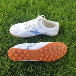 giày đinh đá bóng nam nữ có size trẻ nhỏ giày thể dục thể thaobảo hộ lao động nhãn hiệu XP TP05  chính hãng