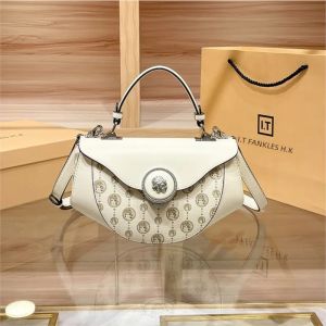 Túi Xách Nữ Cao Cấp Nhẹ Nhàng Thiết Kế Mới 2025 Chất Liệu PVC Kiểu Đeo Chéo/vách Thời Trang Phong Cách Hobo Sang Trọng Mùa Xuân Hè