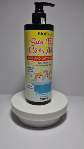 Sữa tắm cho Chó Mèo Biopro chai 500ml Giúp Sạch ve rận bọ chét Da khỏe Lông mượt Khử mùi hôi Hương thơm mát dịu nhẹ