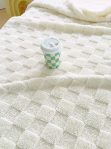 Elegant Flannel Fleece Plush Throw Blanket - Comfortable Microfiber Sofa Bed Cover in Solid Colors