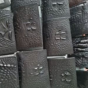 Ví nam da cá sấu 2 mặt (full cá sấu trong ngoày). Đứng và Nằm