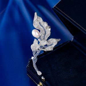 Gold Plated Leaf Pearl Brooch Pin Womens Suit Coat Jacket Chest Flower Clothes Pins Gift Natural Looking Artificial Pearl