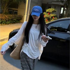 VKSOD | Slimming Round Neck T-Shirt Stripe Skirt Set