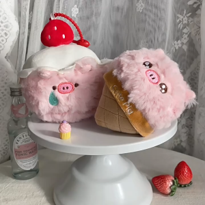 Gantungan Tas Boneka Babi Piggy Bag Charm Gantungan Tas Keychain Pink Pig Berry Cone MCEW9823