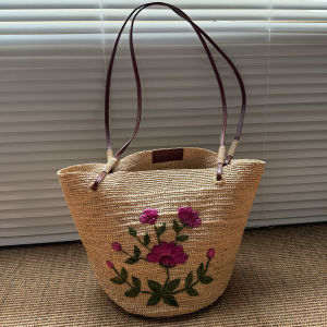 Handcrafted French Holiday Laffey Grass Shoulder Bag with Embroidered Rose Flower Leather Strap Can Be Crossbody for Young Women