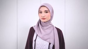 Nibras Orlin Scarves Jilbab Segiempat 115x115 cm Burgundy Lilac Bahan Voal Prince Tepi Lasercut