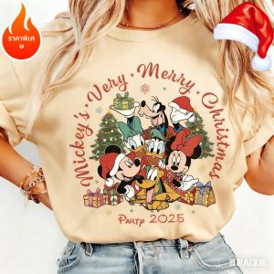 ดิสนีย์ 2025 คริสต์มาสมิกกี้เมาส์เด็กชายเด็กหญิงเสื้อยืดฤดูร้อนชุดเข้าชุดสำหรับครอบครัวลำลองแบบยูนิเซ็กส์ทรงหลวมเสื้อแขนสั้น Y2K