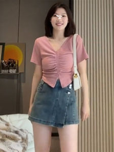 เสื้อยืดแขนสั้นทรงเข้ารูปสำหรับผู้หญิงไซส์ใหญ่ ทรงเข้ารูป ดีไซน์ซิป คอวี สไตล์เกาหลี แฟชั่นฤดูร้อน ทรงเข้ารูป