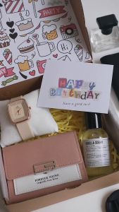 Gift Box Surprise Untuk Bestie Pacar Cewek Valentine Girlfriend Hadiah Kado Perempuan Lulus Wisuda Pernikahan Estetik