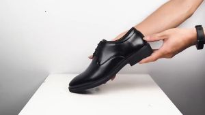 Brand GenGeGo COD （3 Days Delivery）Ready to Ship Mens Dress Shoes Kasut Kulit Lelaki Casual Leather Shoes Comfortable Breathable Soft Sole Shoes Lace-Up