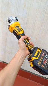 Máy mài góc STARKER Đức SK-860AGB dùng pin tặng bộ cắt rung và các phụ kiện đầy đủ chuyên dụng cho thợ