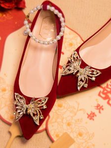 รองเท้าแต่งงานส้นหนาสีแดงใหม่ปี 2025 รองเท้าแต่งงานแบบสองชุดไม่เหนื่อย รองเท้าแต่งงานสำหรับคู่รักและคุณแม่วัยรุ่น