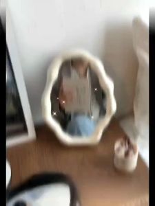 Small Fragrant Wind Light Luxury Makeup Mirror Cloud Makeup Mirror Desktop Dressing Table Mirror Internet Celebrity Advanced Beauty Mirror