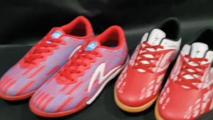 Sepatu olah raga futsal anak. Sepatu futsal. Sepatu anak. Sepatu olah raga. Sepatu sepak bola. Sepatu sepak bola anak. Sepatu bola. Sepatu sport anak. sepatu