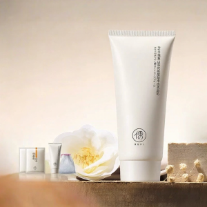 RUYI | Whitening and Spot-lightening Oil-controlling and Acne-clearing Facial Cleanser