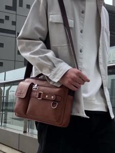 Túi Đeo Chéo Da Nam Phong Cách Thường Ngày Công Sở Đeo Vai Balo Nhỏ Dành Cho Nam Màu Nâu Đen Chất Liệu PU Khóa Kéo