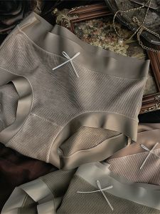 Victoria French Vintage Brushed Seamless Womens Underwear Breathable Mid-Waist Butt Covering Pure Cotton Antibacterial Triangle Shorts