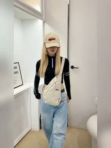 กระเป๋าคาดหน้าอกแฟชั่น ผ้าแคนวาส ดีไซน์มินิมอล น้ำหนักเบา ใช้งานสะดวก เหมาะสำหรับทุกโอกาส