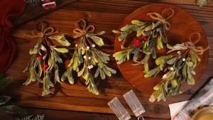 1Pcs 23cm Artificial Berry Green Leaf Vine Pendant for Home Decor Navidad New Year Ornament Christmas Tree Decoration Accessory