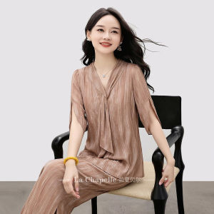 La Chapelle | Bộ Thời Trang Nữ Vòng Cổ Tim Sọc Đẹp Mắt và Tô Đẹp Dáng cho Mùa Hè