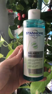 Dầu gội giảm ngứa loại bỏ gàu và ngứa da đầu Stanhome Family Expert Balance Shampoo 200ml.