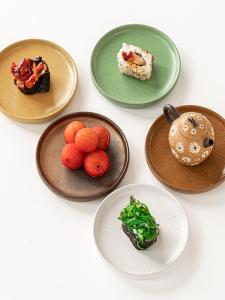 Đĩa Sứ Jiutian Burn Hình Tròn Bằng Gốm Sứ Cổ Điển Giá Trị Thẩm Mỹ Cao Lý Tưởng Cho Bữa Ăn Khách Sạn Đồ Ăn Nhẹ Nhỏ Hoặc Phục Vụ Món Ăn Lạnh