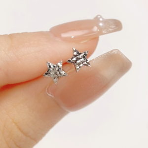 LAZO DIAMOND Diamond Cut Star Stud Earrings in 375/9K White Gold