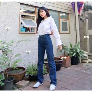 Highwaist Kulot Jeans Wanita Loose Highwaist loose Kulot jeans model korea - Celana jeans Wanita Boyfriend model terbaru 2022