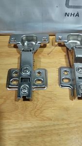 Bản lề hơi bản lề giảm chấn lề bật có giảm chấn các kiểu A - Thẳng B - cong vừa C - Cong Nhiều bản lề cửa bếp cửa tủ các loại Ưu điểm khi đóng vào không gây tiếng ồn bát gắn cửa tủ cửa bếp _ Cửa Hàng Nam