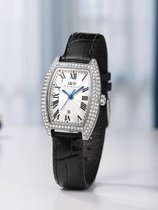 นาฬิกา Quartz แฟชั่นสุดหรูสำหรับผู้หญิง สายหนังแท้ วัสดุอื่นๆ นาฬิกาแบบมีนาฬิกาจับเวลา ป้องกันน้ำ กลไกสวิส