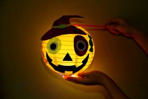 Lồng Đèn Hình Bí Ngô Hoạt Hình Màu Dạ Quang Trang Trí Halloween Cho Bé