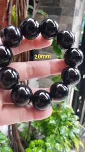 Vòng Tay May Mắn Nam Đá Mã Não Đen Đậm Đẹp size lớn 20mm chuẩn hợp các Anh mạng Thuỷ Mộc chỉ có 390k ạ