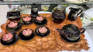 Ấm chén Bát Tràng chén lòng hoa dáng đốt trúc kiểu quệt