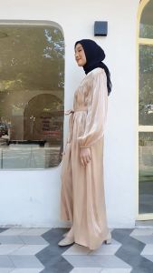 IIN BUSANA ALISHA DRESS GAMIS terbaru 2023 gaun simpel elegan polos Kancing aktif
