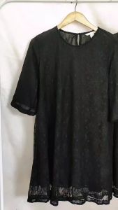 H&M Dress Wanita Brocade dengan Lengan Tiga Perempat